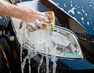lavare l'auto in chiave ecologica